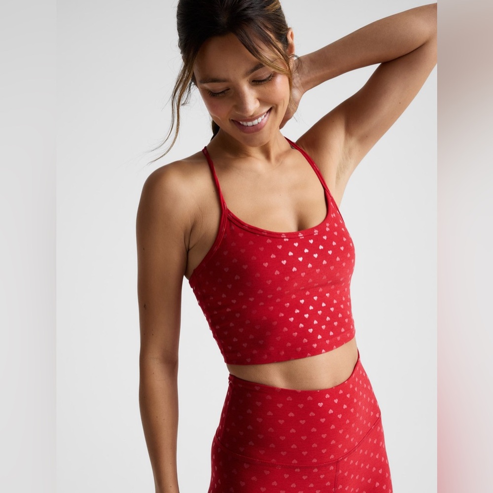 Beyond Yoga SoftShine Slim Racerback High Cropped Tank in Red Ditsy Hearts Sz XL